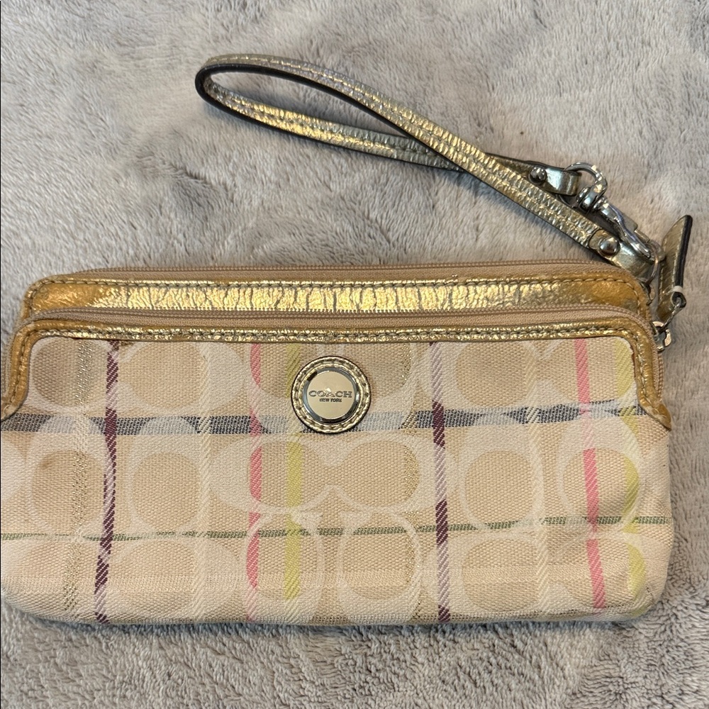 Coach Vintage Poppy Signature C Beige and Gold Wristlet